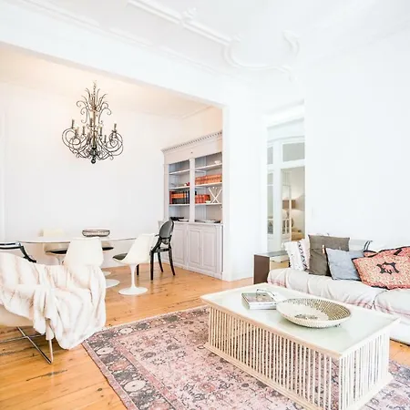 River View- Central Location *